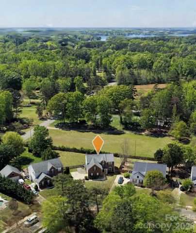 7724 Dinniston Drive, Huntersville, NC 28078