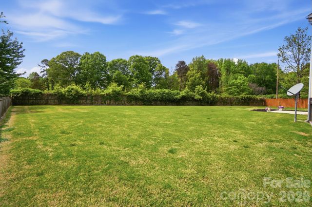 7724 Dinniston Drive, Huntersville, NC 28078