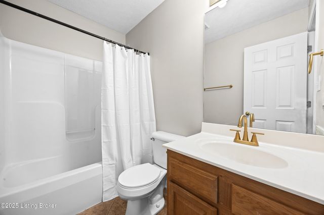 6202 Apple Cider Dr, Louisville, KY 40219