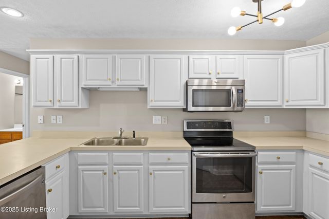 6202 Apple Cider Dr, Louisville, KY 40219