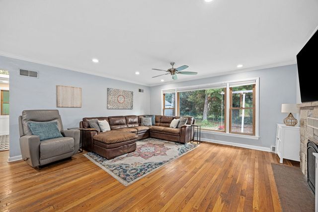 4637 Oakwood Avenue, Downers Grove, IL 60515