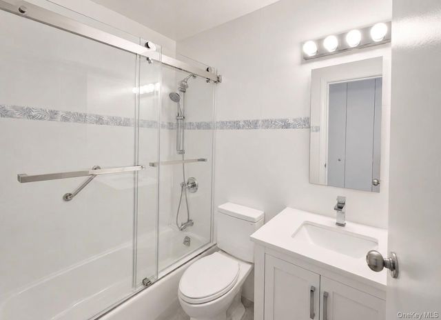 1 BAY CLUB Drive 21K, Bayside, NY 11360