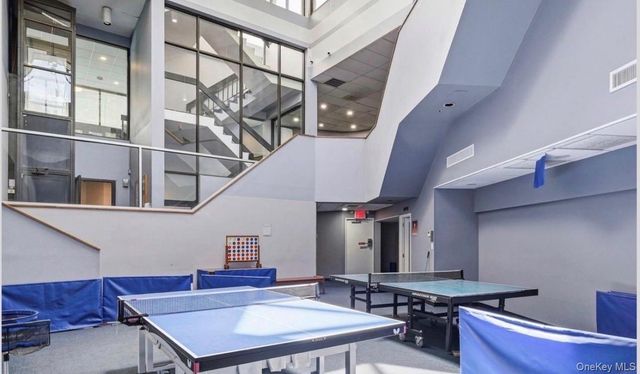 1 BAY CLUB Drive 21K, Bayside, NY 11360