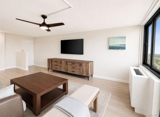 1 BAY CLUB Drive 21K, Bayside, NY 11360