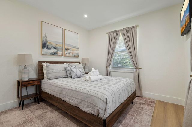 3007 Columbia Street, Houston, TX 77018