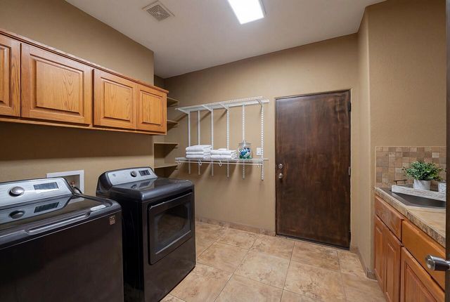 705 Chihuahua Road NE, Rio Rancho, NM 87144