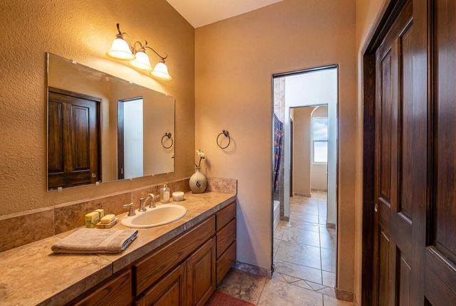 705 Chihuahua Road NE, Rio Rancho, NM 87144