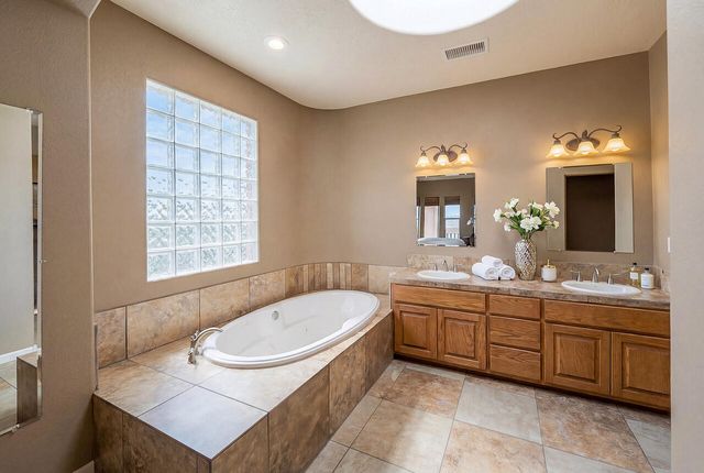 705 Chihuahua Road NE, Rio Rancho, NM 87144