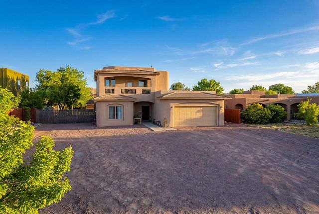 705 Chihuahua Road NE, Rio Rancho, NM 87144