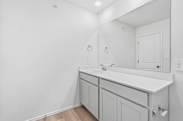 164 Cinnabar LN 1, Kyle, TX 78640