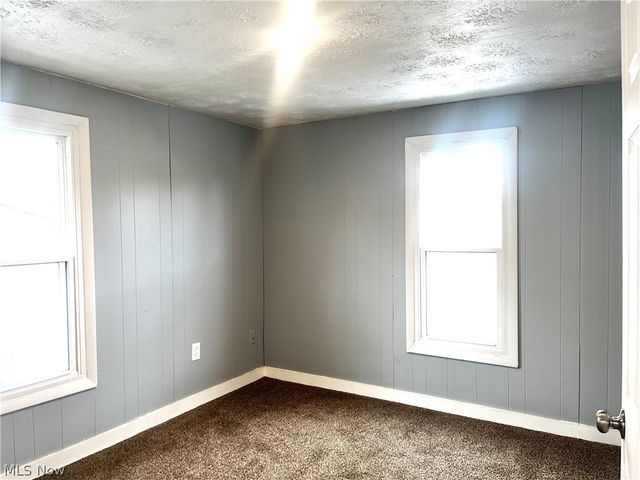 2291 11th Street SW, Akron, OH 44314