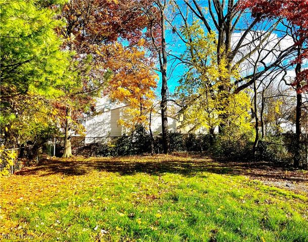 2291 11th Street SW, Akron, OH 44314