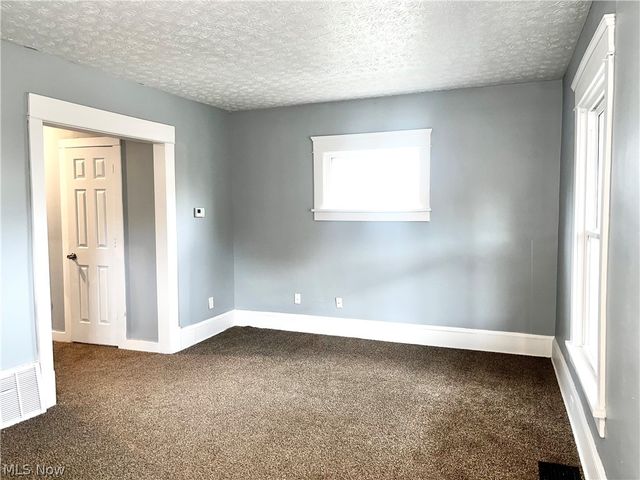 2291 11th Street SW, Akron, OH 44314