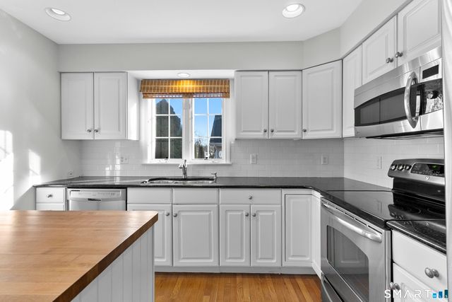 30 Osborne Place, Fairfield, CT 06890