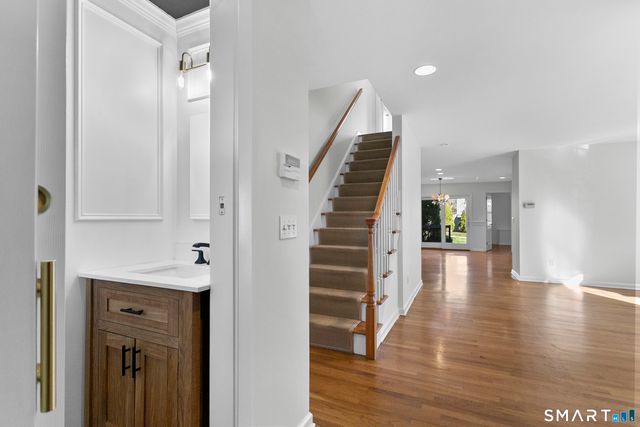 30 Osborne Place, Fairfield, CT 06890