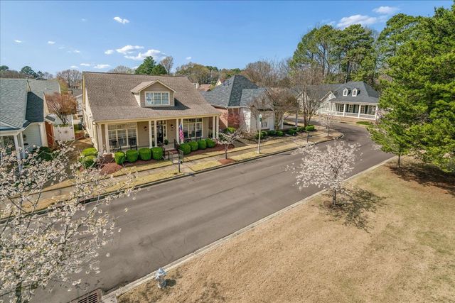 145 COTTAGE GROVE DR, Collierville, TN 38017