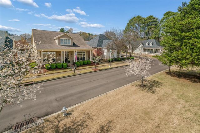 145 COTTAGE GROVE DR, Collierville, TN 38017