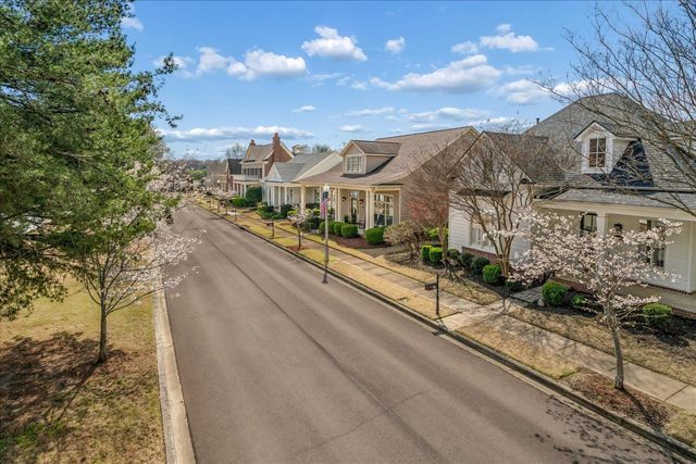 145 COTTAGE GROVE DR, Collierville, TN 38017
