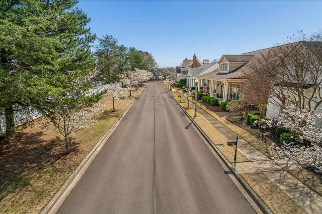 145 COTTAGE GROVE DR, Collierville, TN 38017
