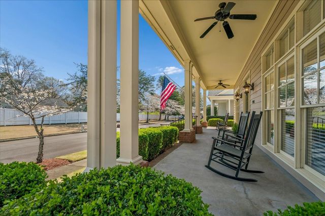 145 COTTAGE GROVE DR, Collierville, TN 38017