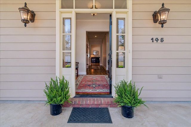 145 COTTAGE GROVE DR, Collierville, TN 38017