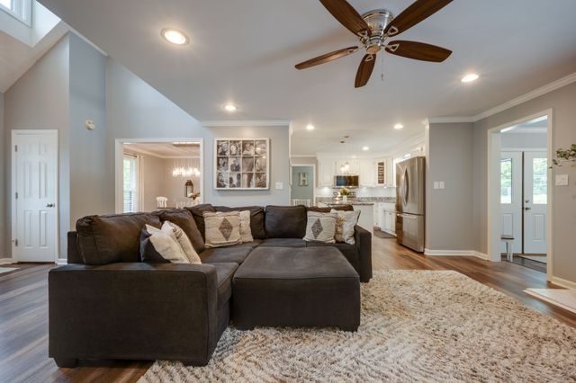 1303 Sycamore Valley Rd, Ashland City, TN 37015