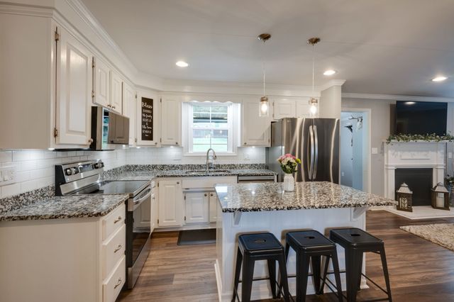 1303 Sycamore Valley Rd, Ashland City, TN 37015