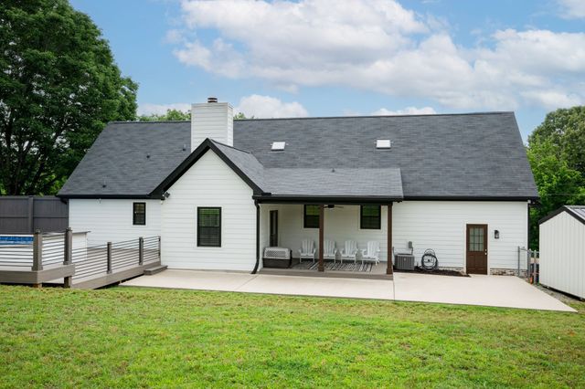 1303 Sycamore Valley Rd, Ashland City, TN 37015