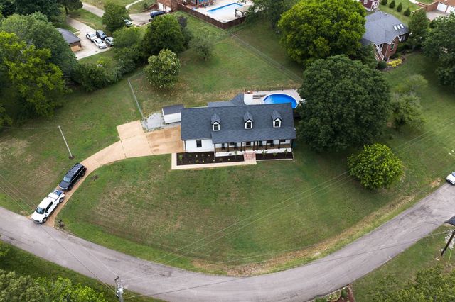 1303 Sycamore Valley Rd, Ashland City, TN 37015
