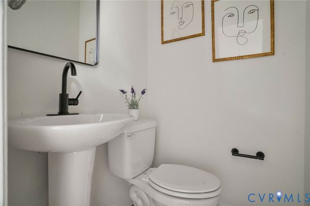 2338 Wrens Nest Rd, Chesterfield, VA 23235