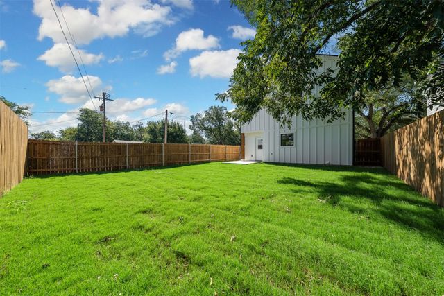301 Live Oak Trail, Valley Mills, TX 76689