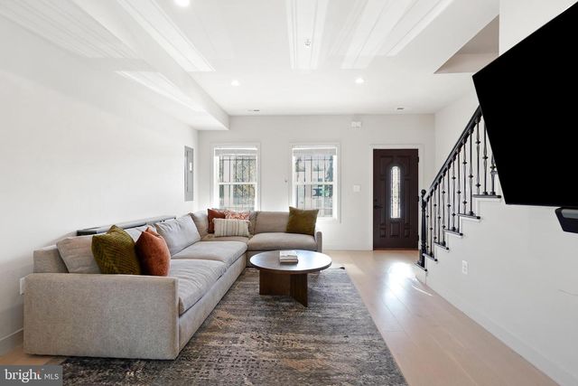 5500 EADS STREET, Washington, DC 20019