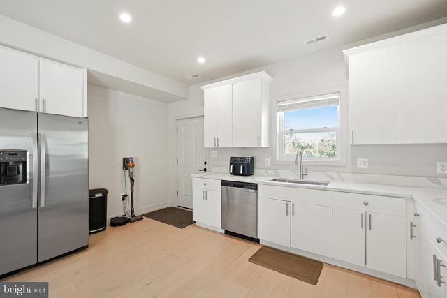 5500 EADS STREET, Washington, DC 20019