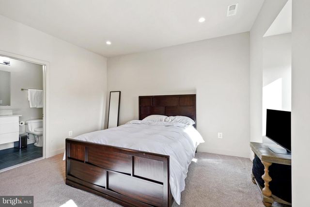 5500 EADS STREET, Washington, DC 20019