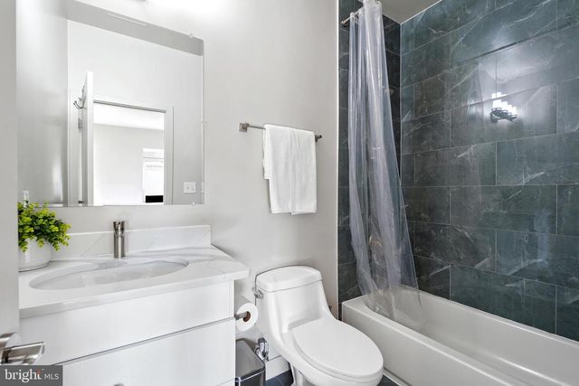 5500 EADS STREET, Washington, DC 20019