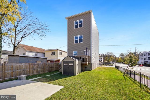 5500 EADS STREET, Washington, DC 20019