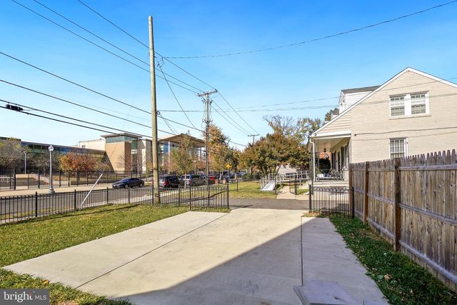5500 EADS STREET, Washington, DC 20019