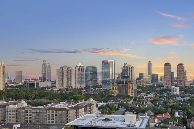 5001 Woodway Drive PH2, Houston, TX 77056