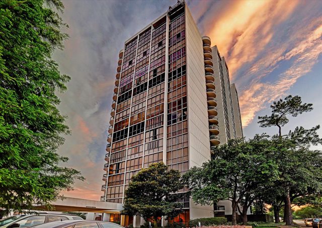 5001 Woodway Drive PH2, Houston, TX 77056