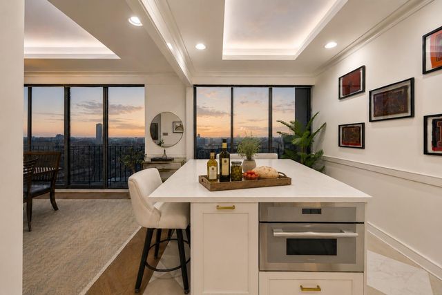 5001 Woodway Drive PH2, Houston, TX 77056