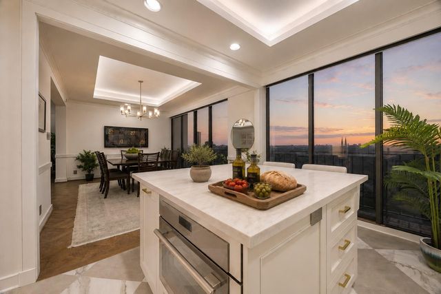 5001 Woodway Drive PH2, Houston, TX 77056