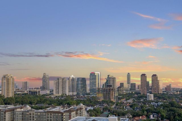 5001 Woodway Drive PH2, Houston, TX 77056
