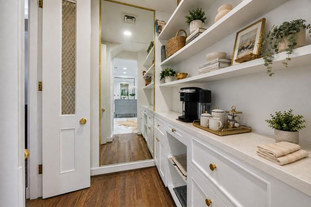 5001 Woodway Drive PH2, Houston, TX 77056