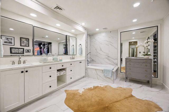 5001 Woodway Drive PH2, Houston, TX 77056