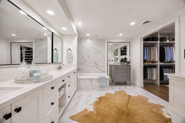 5001 Woodway Drive PH2, Houston, TX 77056