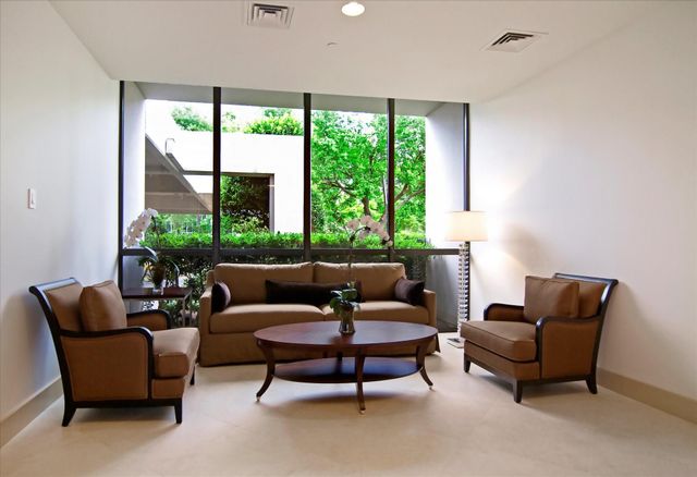 5001 Woodway Drive PH2, Houston, TX 77056