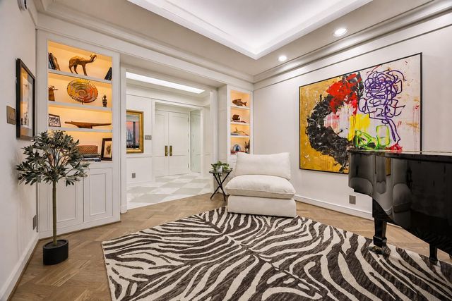 5001 Woodway Drive PH2, Houston, TX 77056