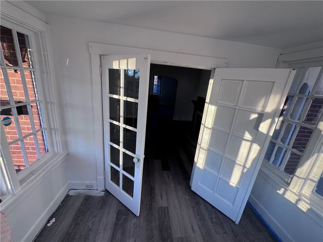 4647 W Run Rd, Lincoln Place, PA 15207