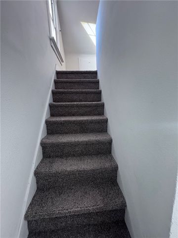 4647 W Run Rd, Lincoln Place, PA 15207