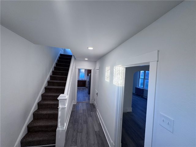 4647 W Run Rd, Lincoln Place, PA 15207